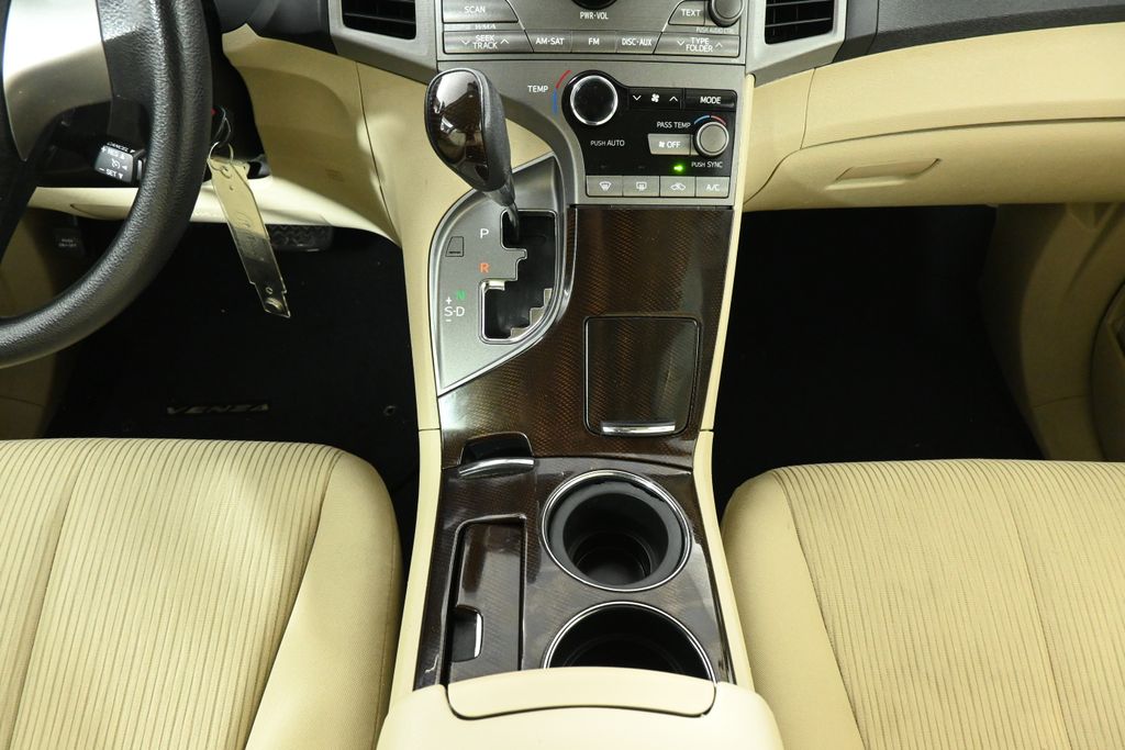 2009 Toyota Venza Base 21