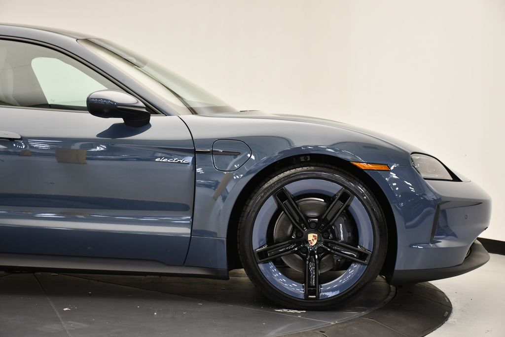 Thumbnail: 2025 Porsche Taycan - 15