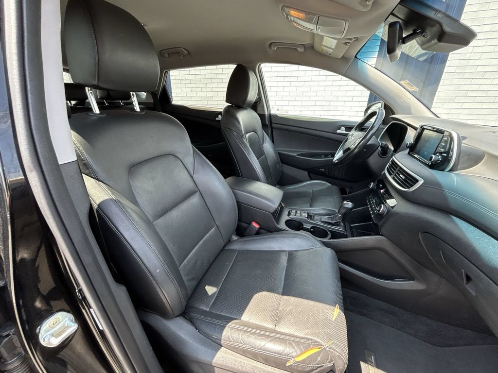 Used 2021 Black Noir Pearl Hyundai Limited image 25