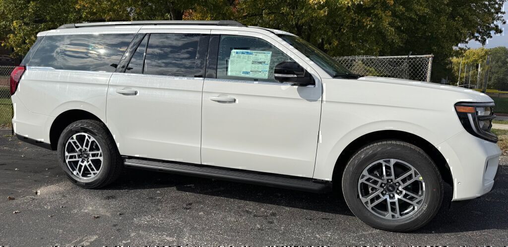 Star White Metallic Tri-Coat 2025 Ford Expedition SUV / Crossover Four-Wheel Drive Automatic