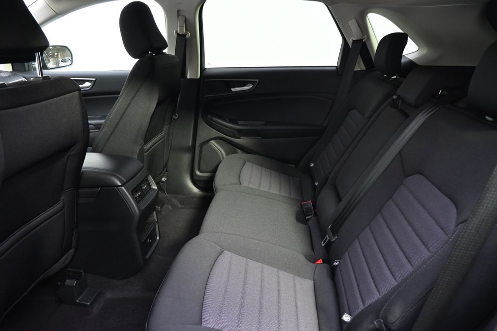 Used 2024 Silver Ford SE image 21