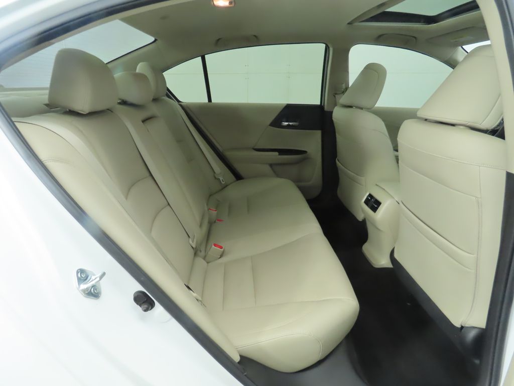 2017 Honda Accord Touring 23