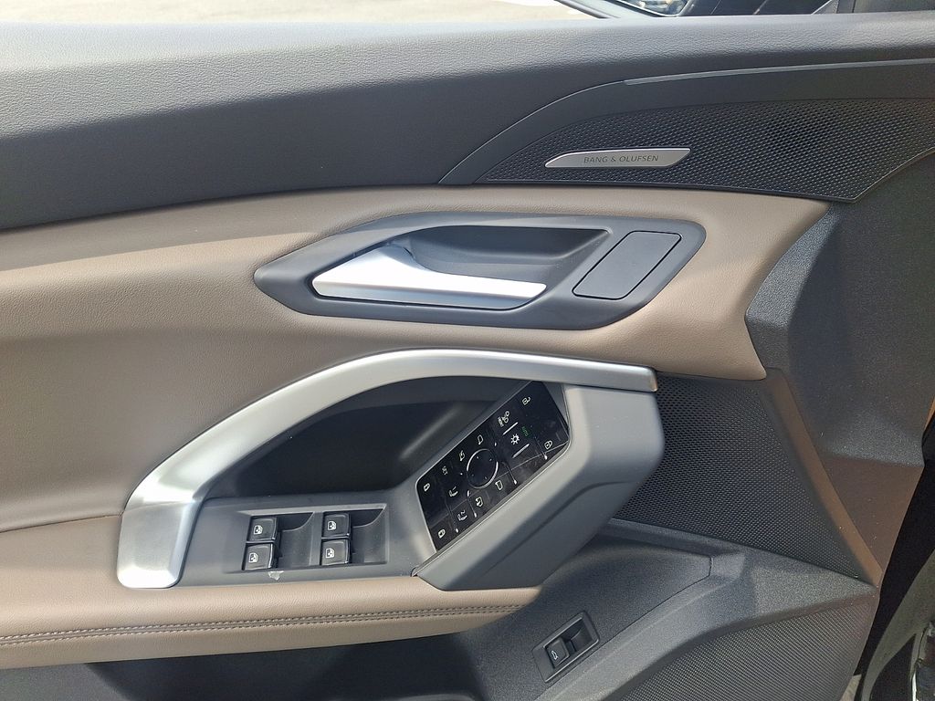 Thumbnail: 2026 Audi Q5 - 9