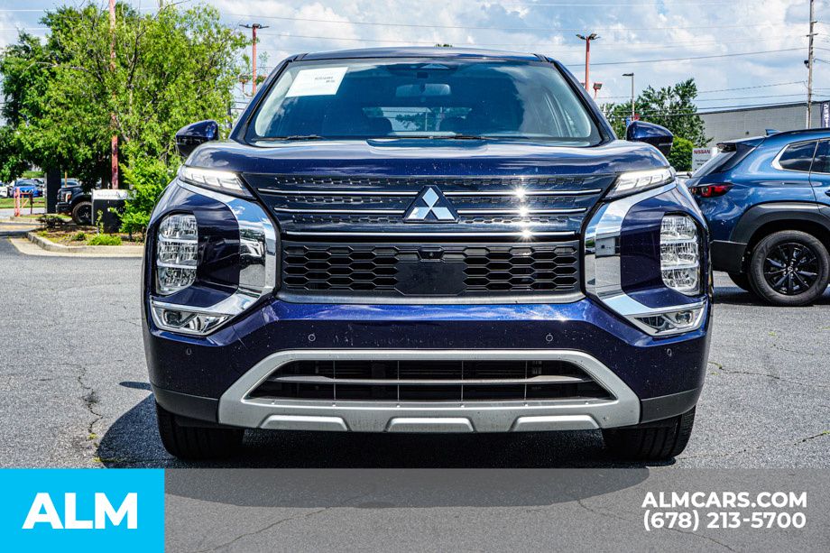 Used 2024 Blue Mitsubishi SE image 10