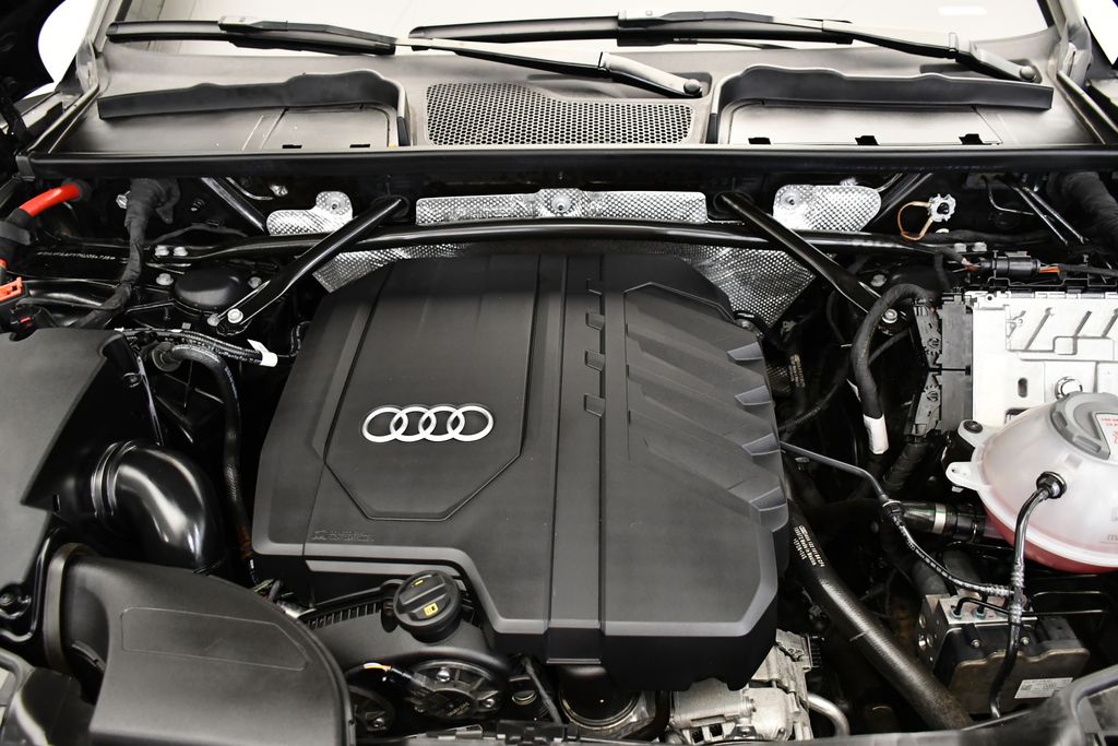 Thumbnail: 2022 Audi Q5 - 12