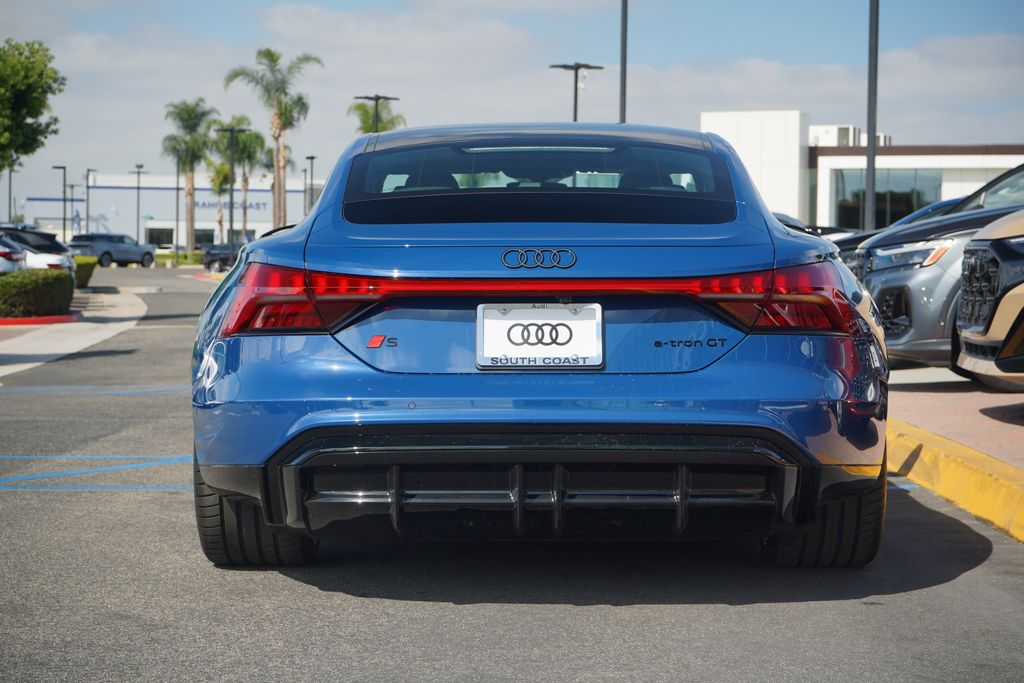 Thumbnail: 2026 Audi e-tron GT - 4