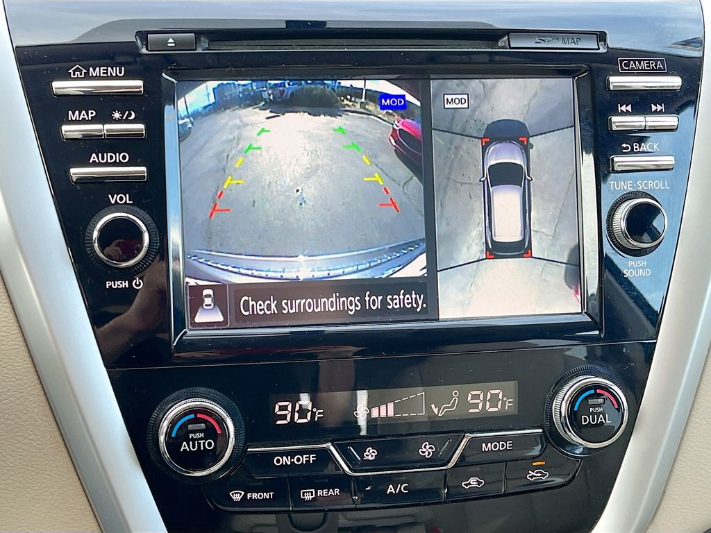 Used 2017 Gray Nissan SL image 14
