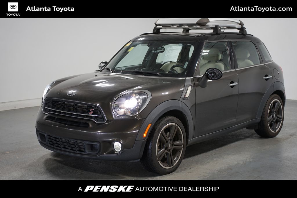 2015 MINI Cooper Countryman Base Hero Image