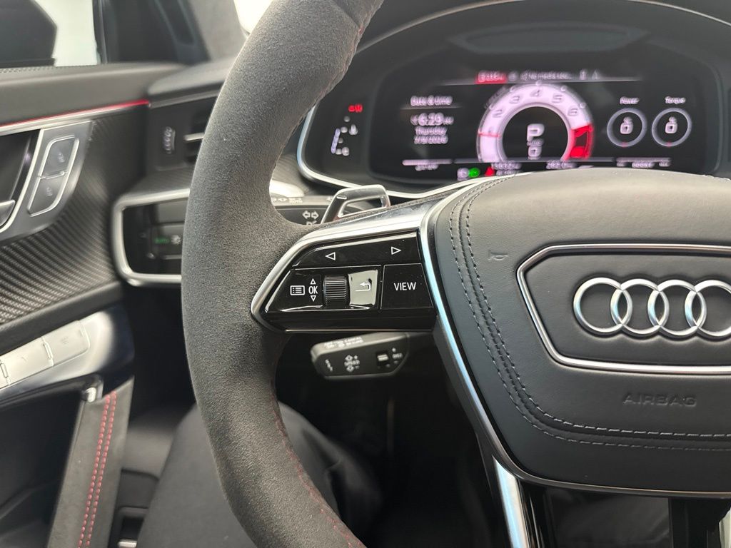 Thumbnail: 2025 Audi RS 6 - 18