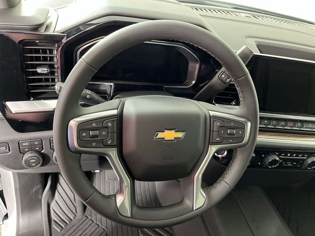 Thumbnail: 2026 Chevrolet Silverado 1500 - 31