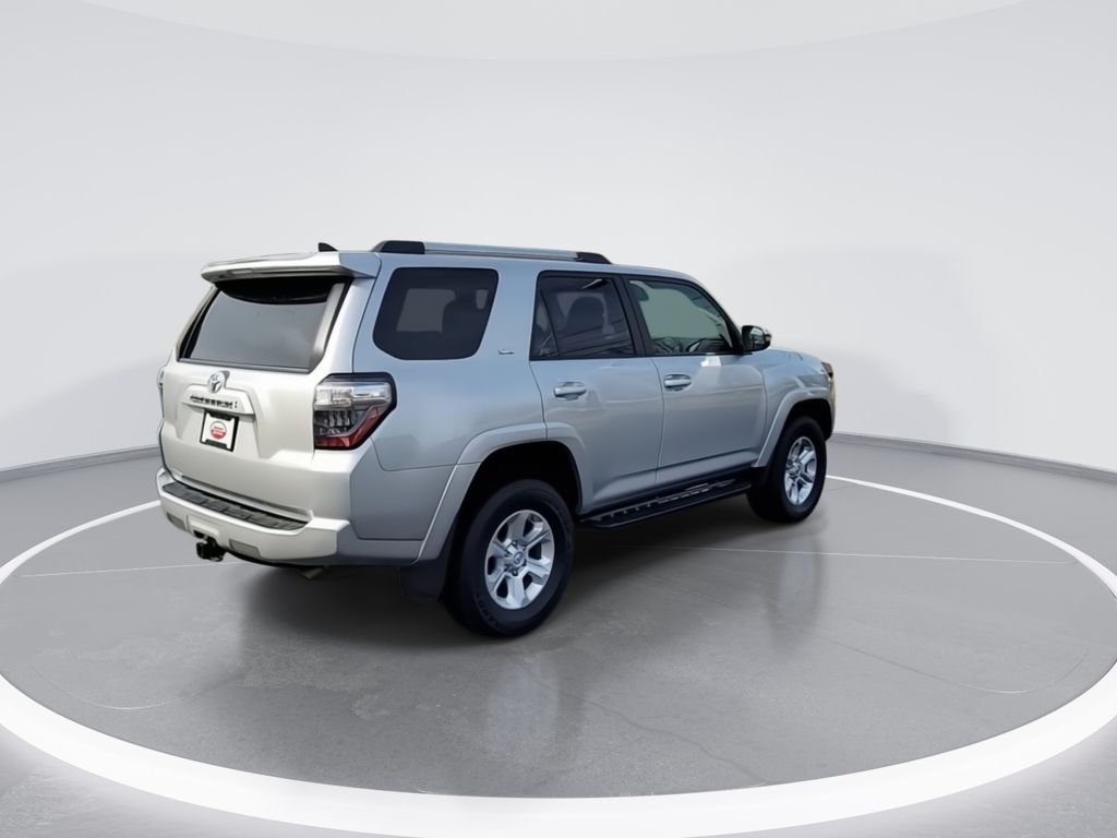 2022 Toyota 4Runner SR5 8