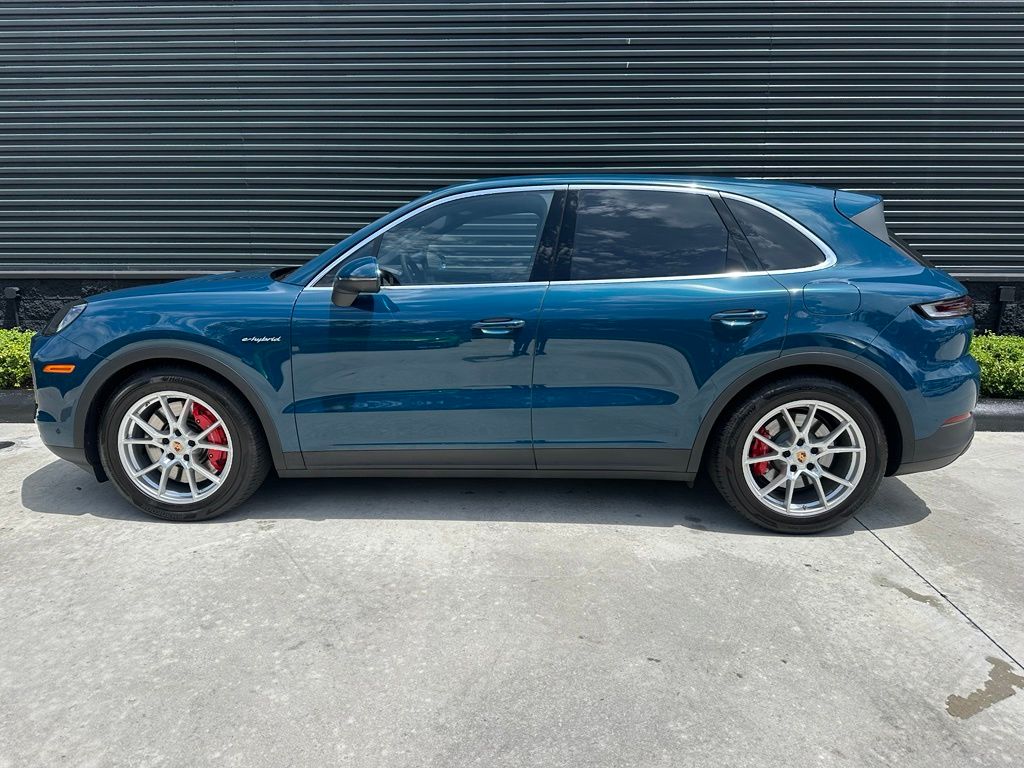 Thumbnail: 2026 Porsche Cayenne - 2