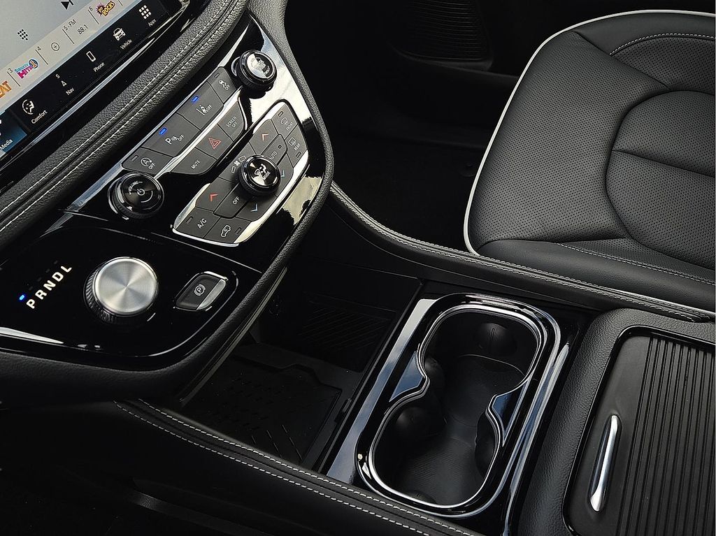 New 2026 Chrysler Pacifica For Sale in Farmington, AR