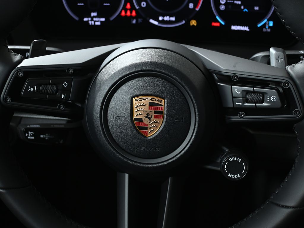 Thumbnail: 2026 Porsche Panamera - 19