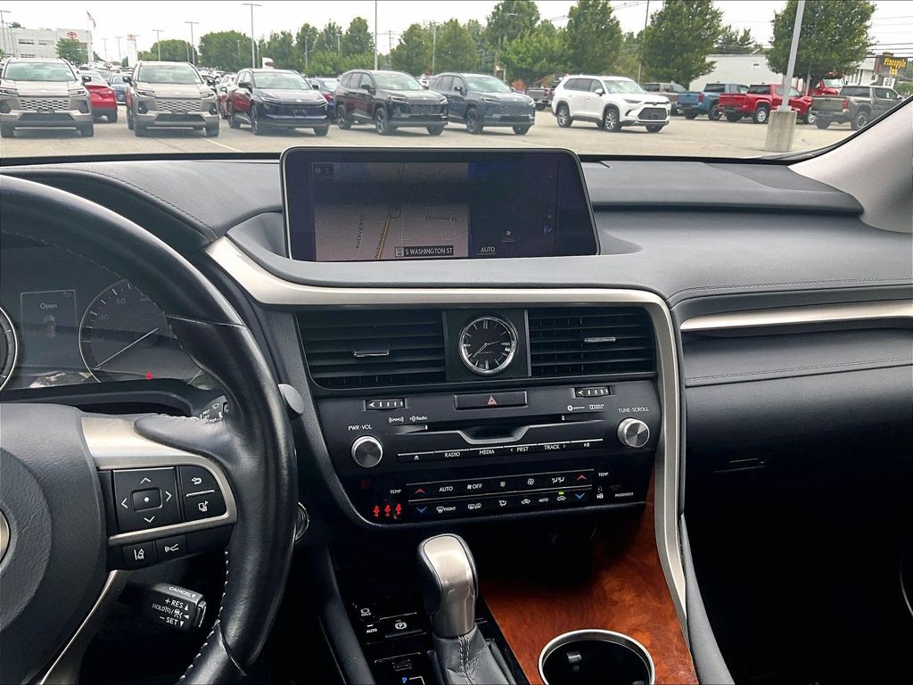 2017 Lexus RX — photo 18