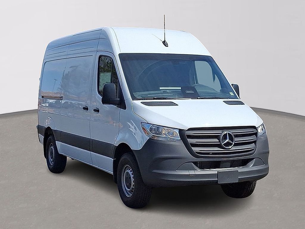 Thumbnail: 2025 Mercedes-Benz Sprinter - 2