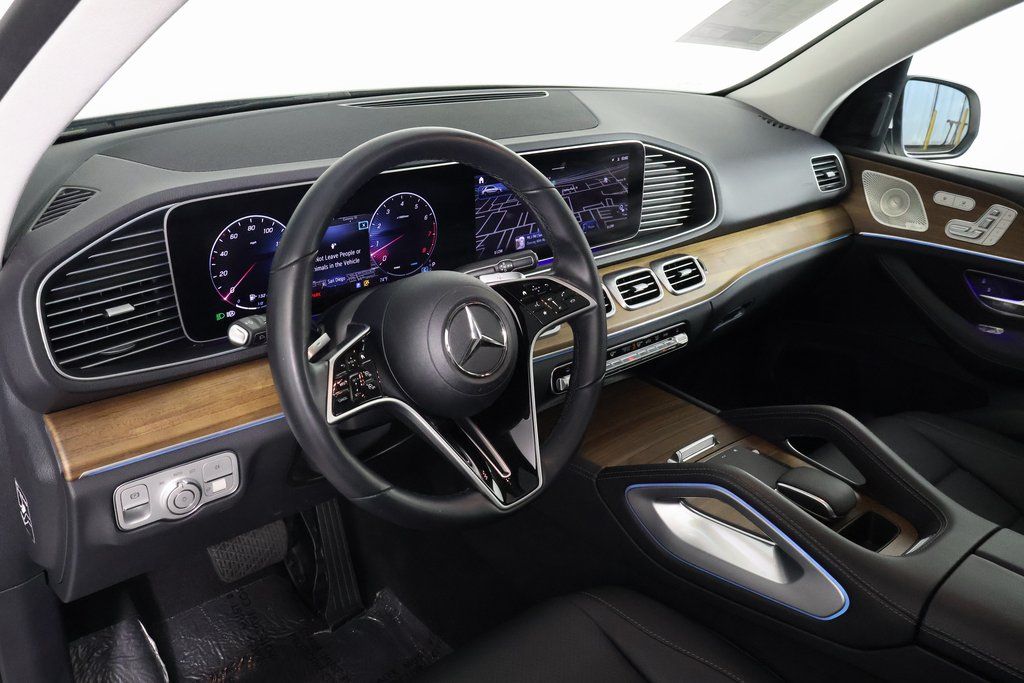 Thumbnail: 2025 Mercedes-Benz GLE - 7