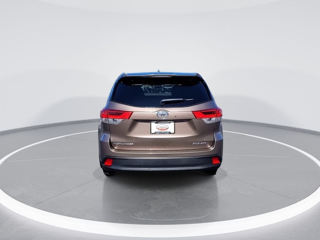 2019 Toyota Highlander XLE 7