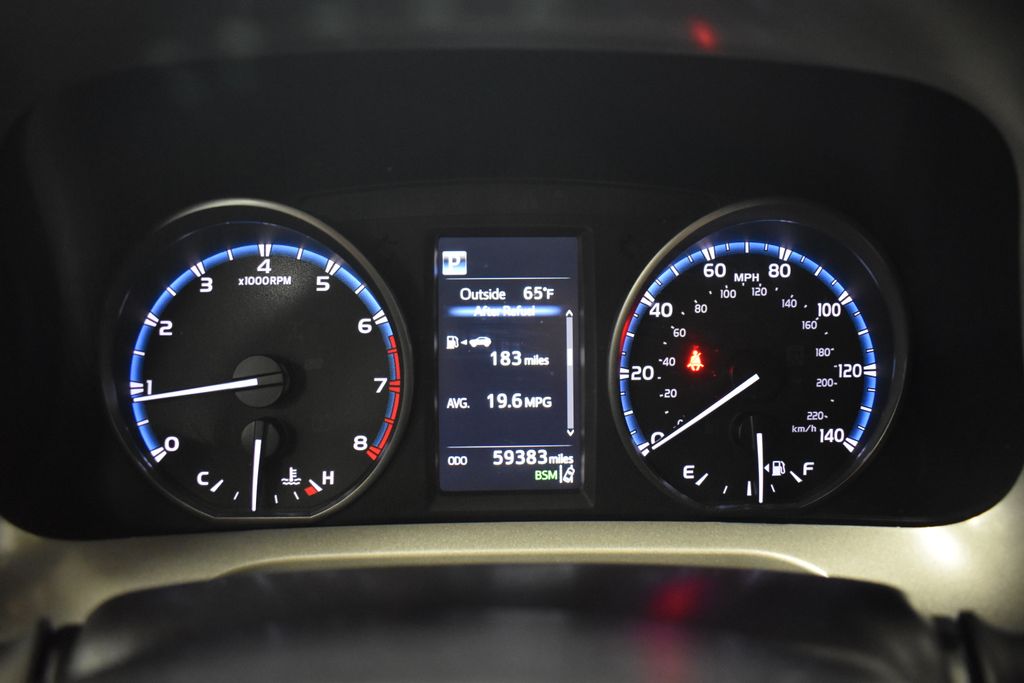 2018 Toyota RAV4 XLE 26