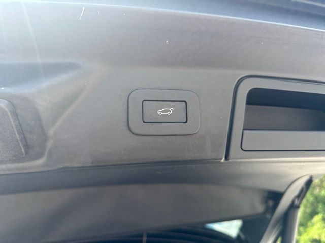 Used 2025 Land rover Range Rover Velar SUV