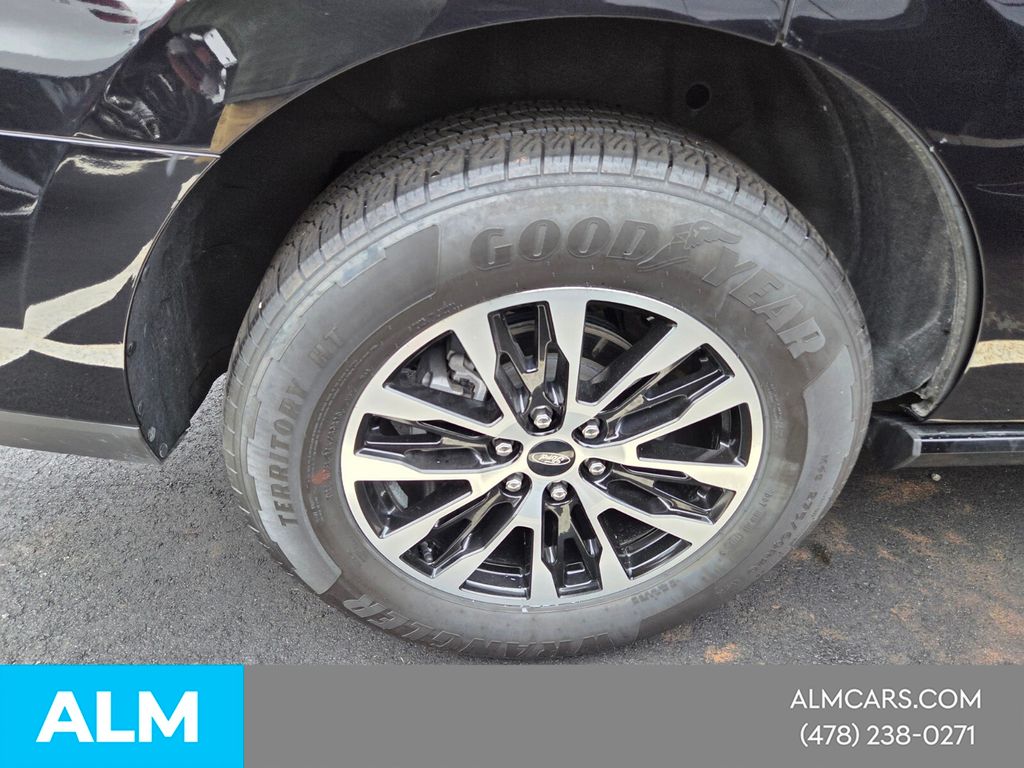 Used 2025 Black Ford Platinum image 13