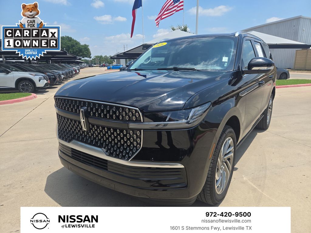 Infinite Black Metallic Clearcoat 2026 Lincoln Navigator SUV / Crossover Four-Wheel Drive Automatic