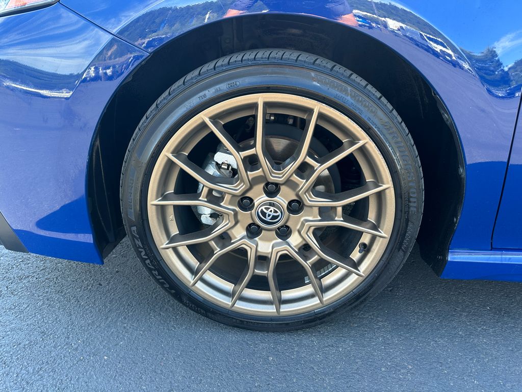 2024 Toyota Camry Hybrid SE