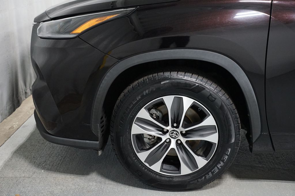 Thumbnail: 2021 Toyota Highlander - 5