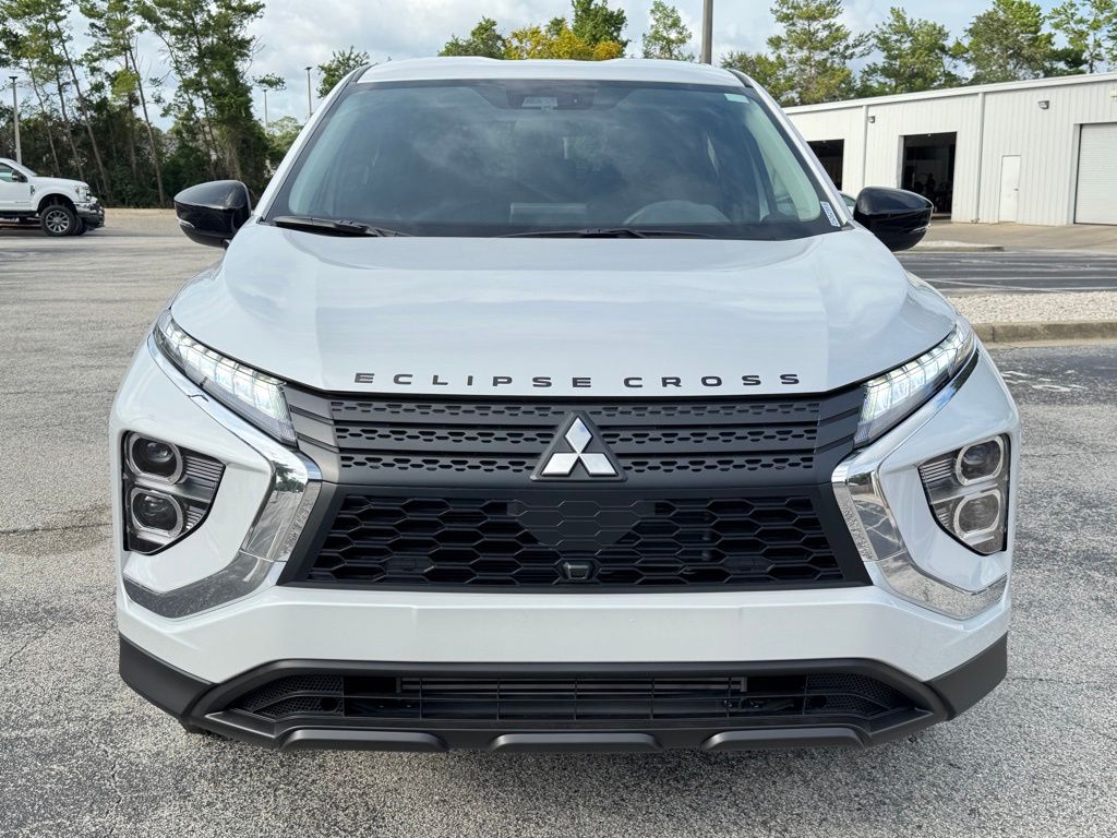 2025 Mitsubishi Eclipse Cross LE photo 2