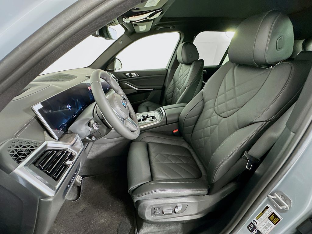 Thumbnail: 2026 BMW X5 - 16