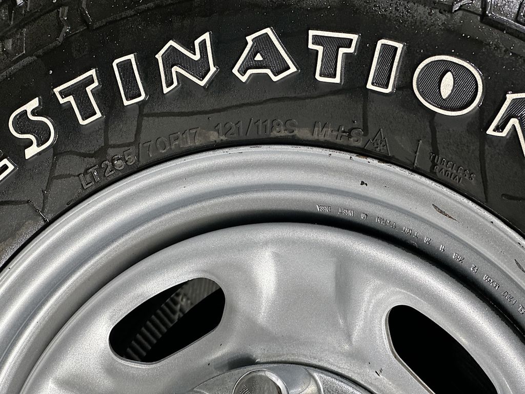 Used 2019 White Ford XL image 33