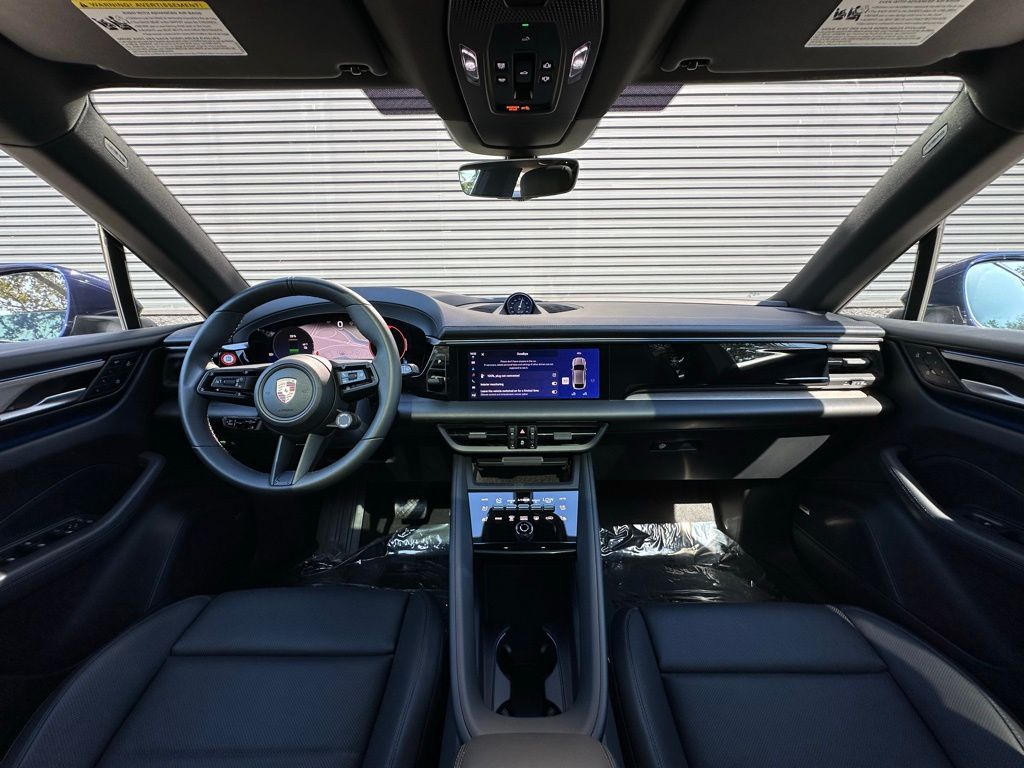 Thumbnail: 2024 Porsche Macan - 6