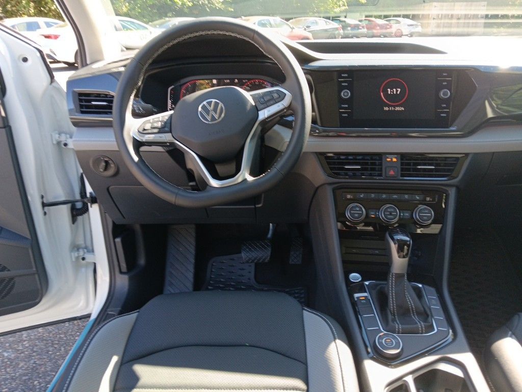 2024 Volkswagen Taos 1.5T SEL 13