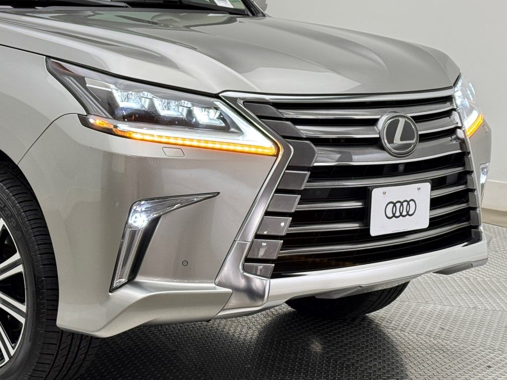 2021 Lexus LX 570 3