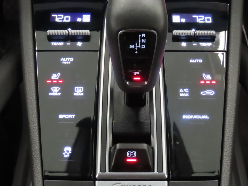 Thumbnail: 2023 Porsche Cayenne - 26