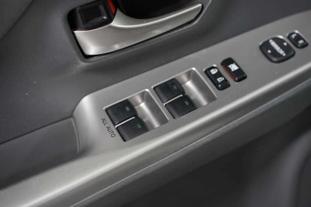 Thumbnail: 2012 Toyota Prius v - 28