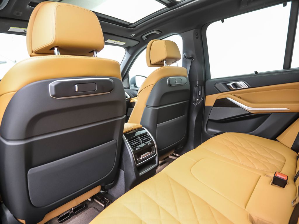 Thumbnail: 2026 BMW X5 - 20