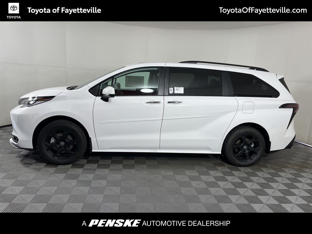 Thumbnail: 2026 Toyota Sienna - 2