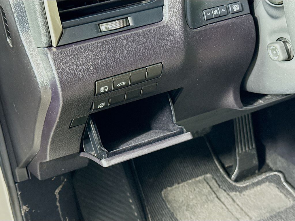 Thumbnail: 2020 Lexus RX - 10