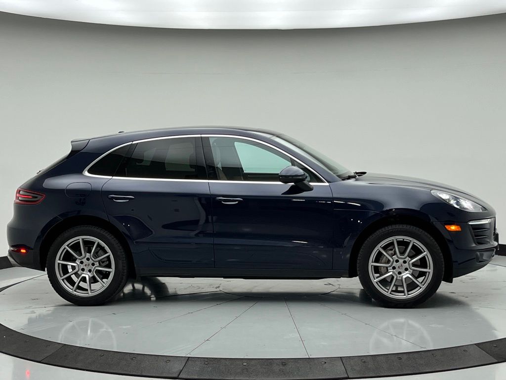 Thumbnail: 2017 Porsche Macan - 8