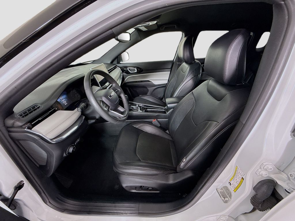 Thumbnail: 2023 Jeep Compass - 19