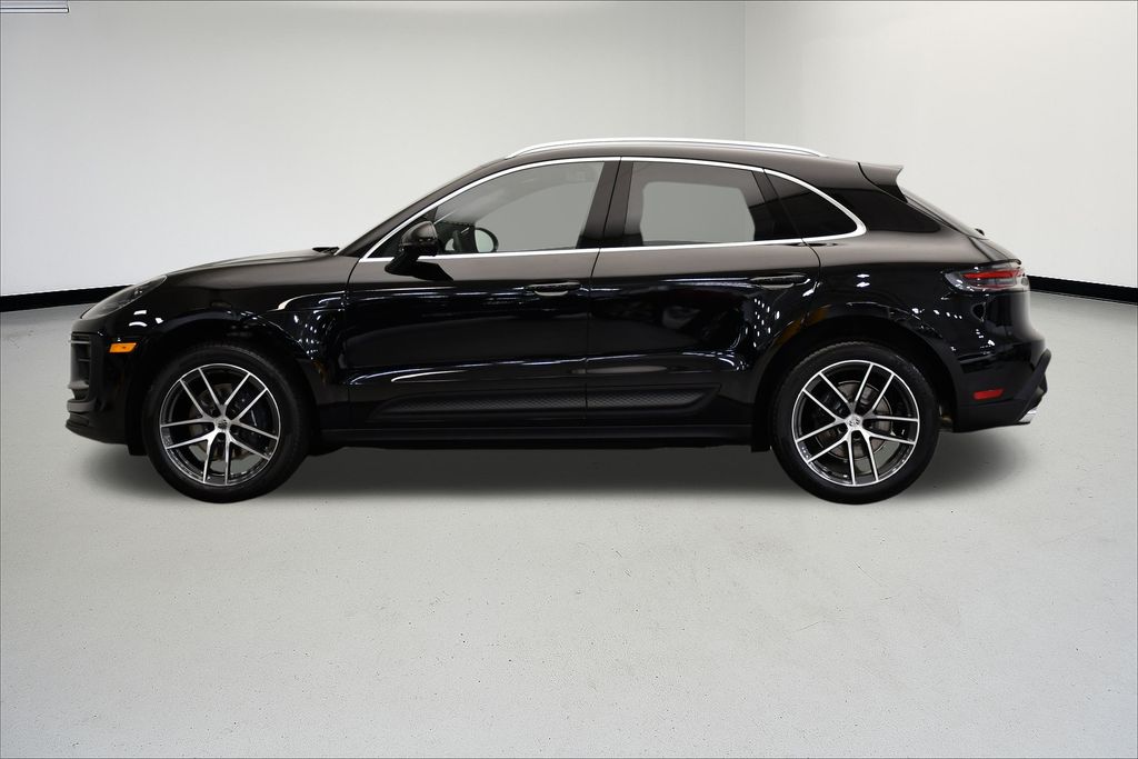 Thumbnail: 2026 Porsche Macan - 2