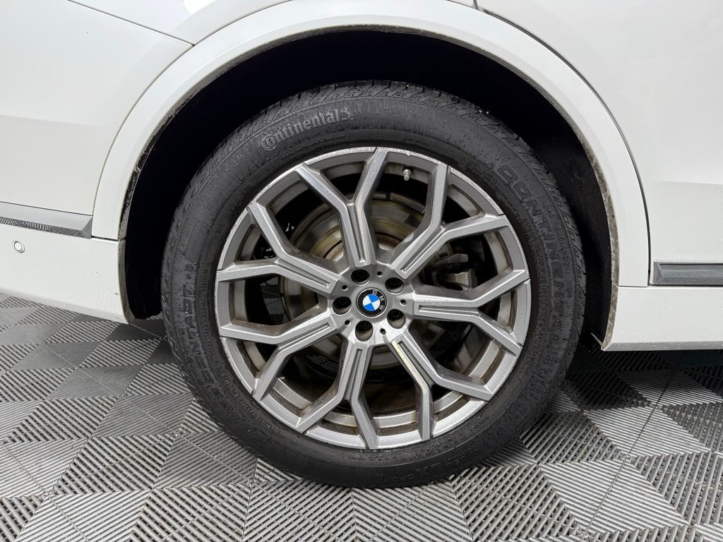 Thumbnail: 2024 BMW X7 - 11