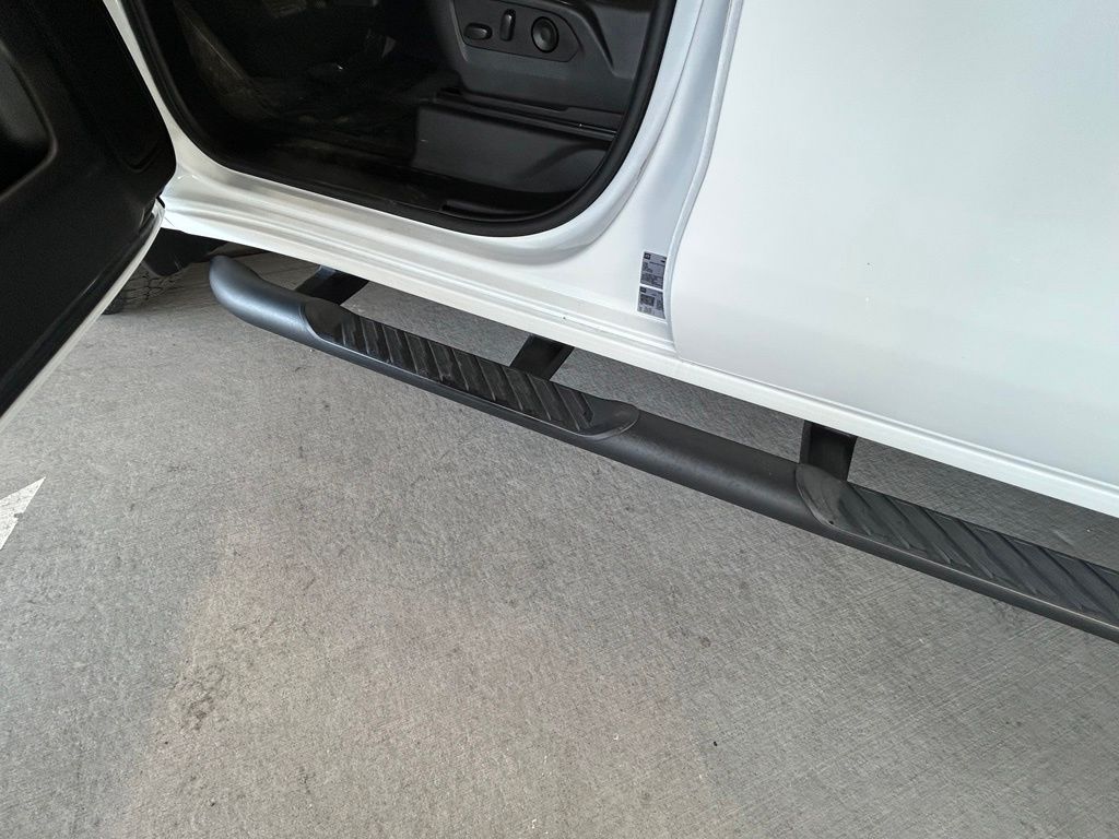 Used 2025 Summit White Chevrolet Custom image 24