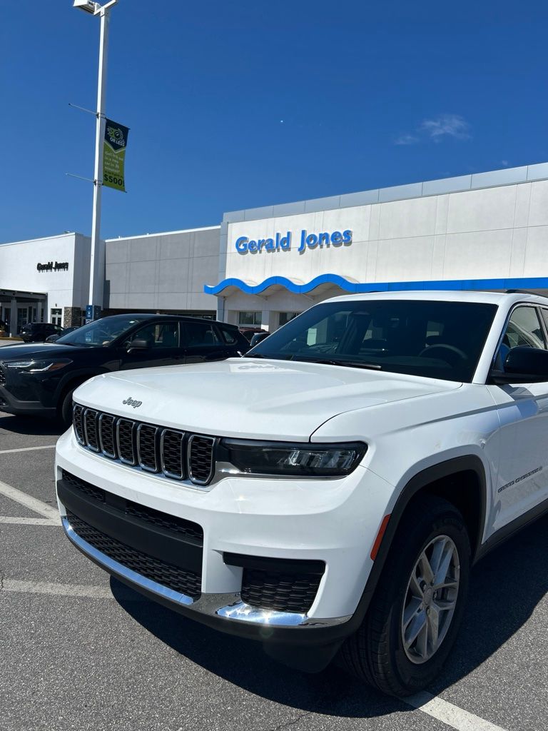 2025 Jeep Grand Cherokee L Laredo RWD