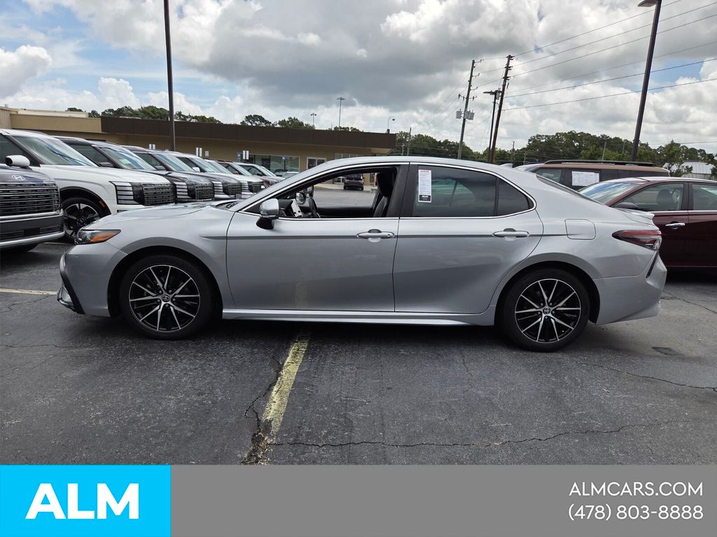 Used 2022 Silver Toyota SE image 3