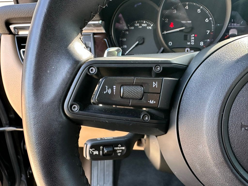 Thumbnail: 2024 Porsche Macan - 18