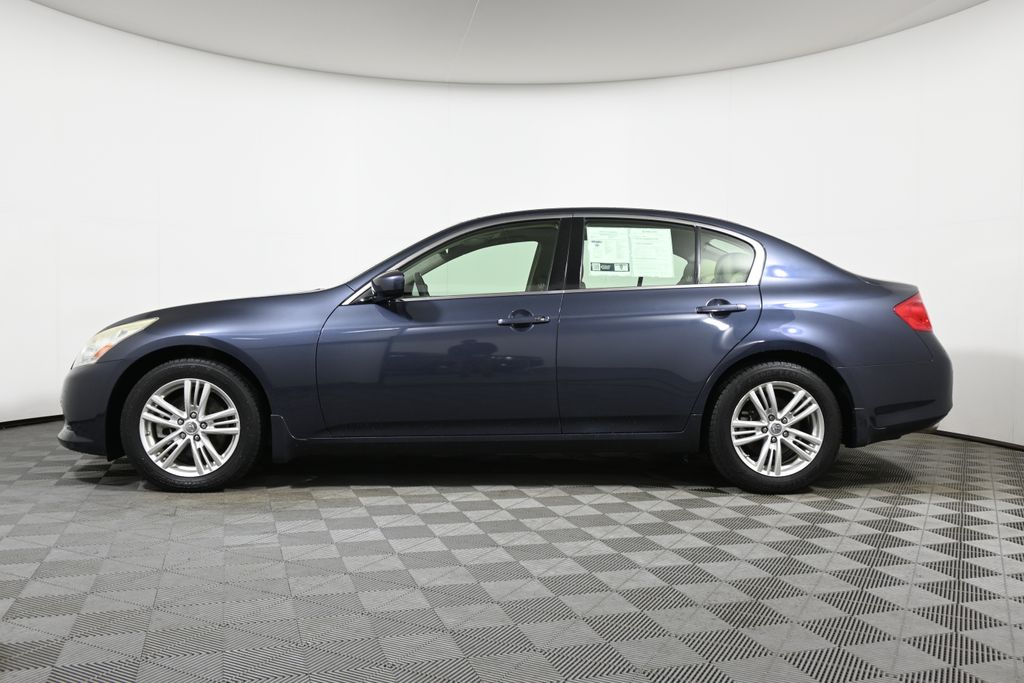 2011 INFINITI G37 X 2
