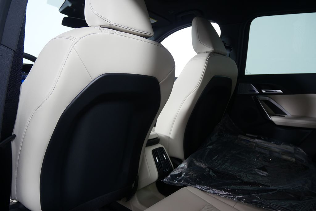 2025 BMW X1 xDrive28i 15