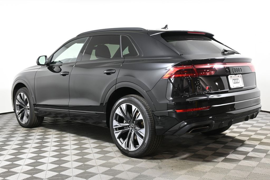 2025 Audi Q8  5